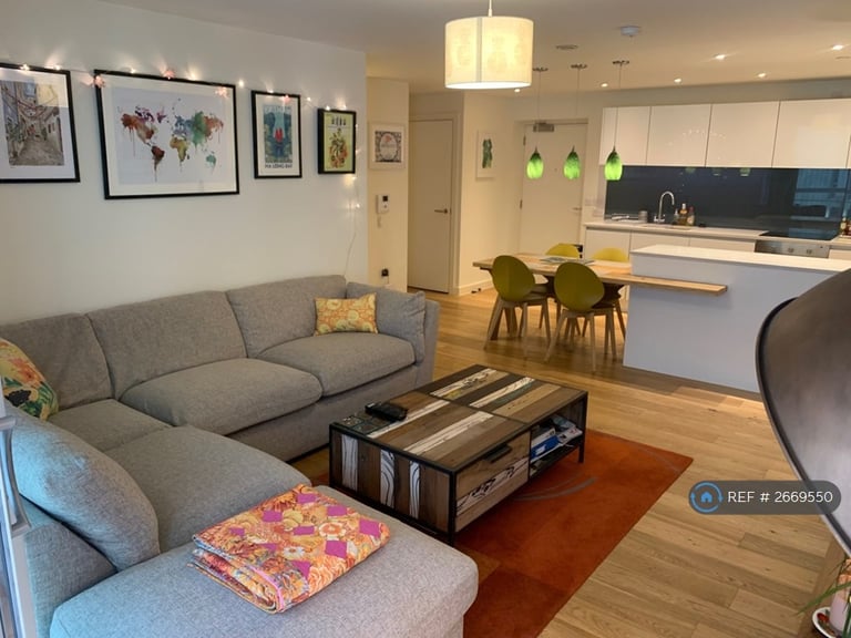 2 bedroom flat in Munday Street, Manchester, M4 (2 bed) (#2669550)