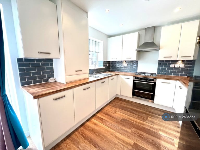 3 bedroom house in Admiral Way, Leamington Spa, CV31 (3 bed) (#2636554)