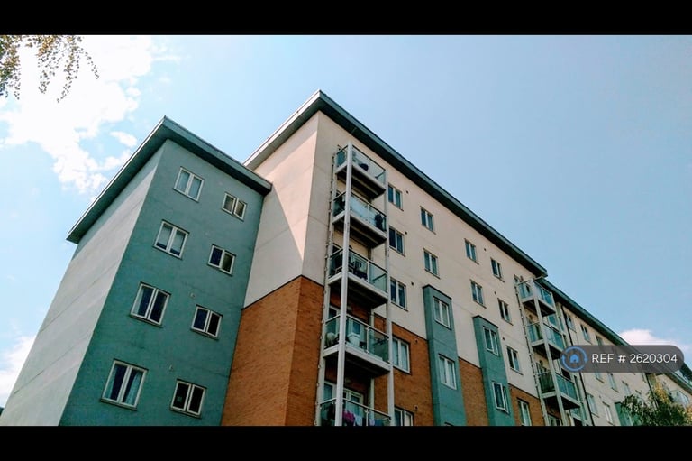 image for 2 bedroom flat in Foundry Court, Slough, SL2 (2 bed) (#2620304)