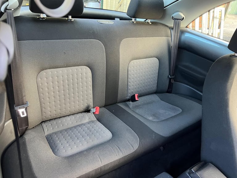 2006 Volkswagen Beetle 2.0 Auto Euro 4 3dr HATCHBACK Petrol Automatic