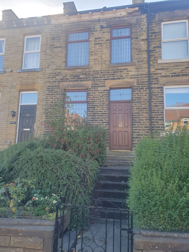 2 Bed stone Terrace house ,WF17 Batley .