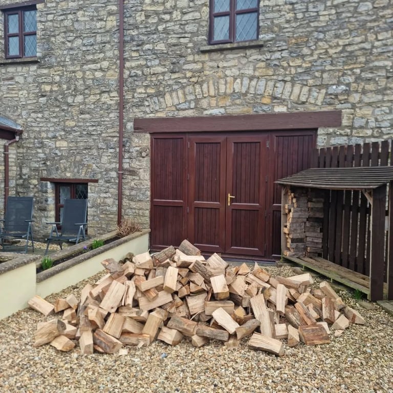 KILN DRIED HARDWOOD LOGS