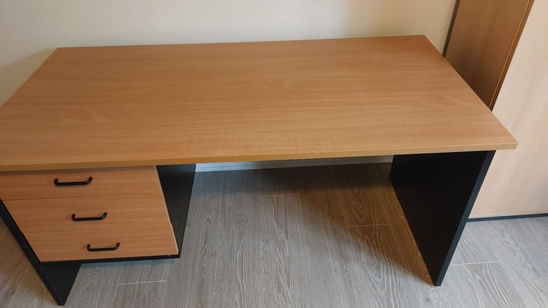 Desk for home or office 