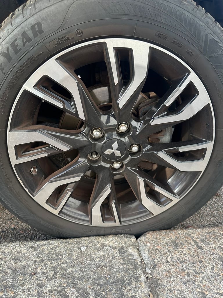 Mitsubishi, OUTLANDER, Estate, 2017, Other, 1998 (cc), 5 doors