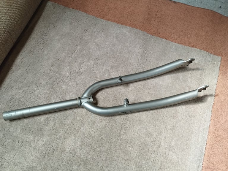 image for CARRERA POWER FORK Rigid Bike / Bicycle Fork For 26" Wheels.