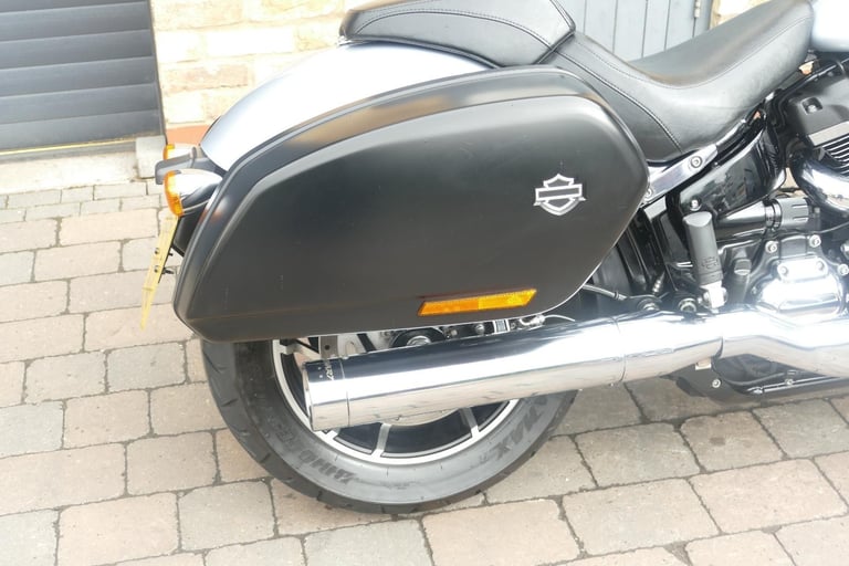 19 Harley-Davidson FL Sportglide