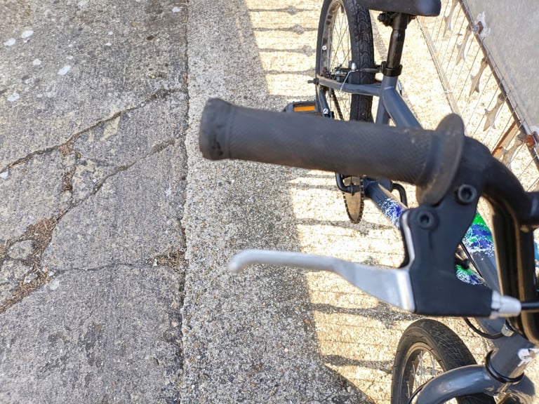 X-RATED SPEKTOR(GREY/BLACK)20 INCH WHEEL BMX BIKE,GIRO EQUIPED,ALLOY BRAKES