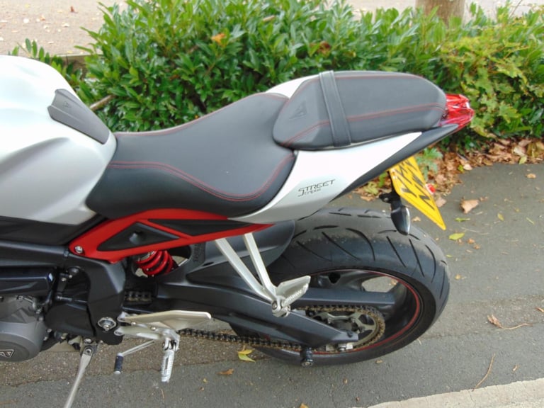 Triumph Street Triple R 765 2018 super low miles streetfighter Brembo ABS brakes