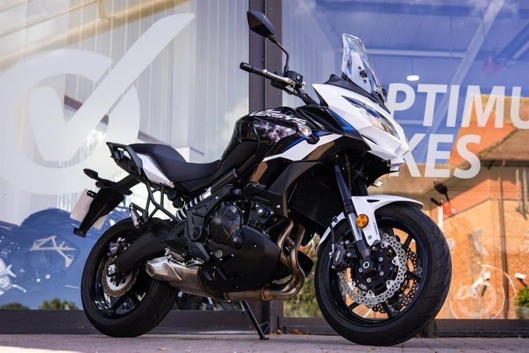 image for Kawasaki Versys 650 LOW MILES ! STUNNING