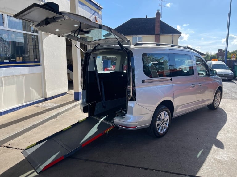 image for  Volkswagen Caddy Maxi 1.5 TSI Life 5dr DSG AUTOMATIC WHEELCHAIR ACCESSIBLE