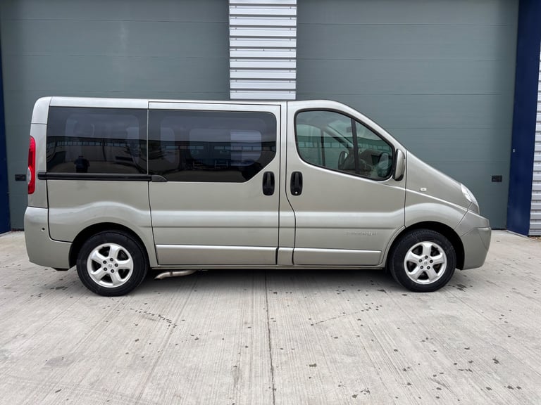 RENAULT TRAFIC 2.0TD DCI SL27 SPORT MINIBUS 1 OWNER FROM NEW ONLY DONE 117,000 MILES