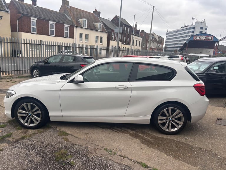 BMW 1 SERIES 1.5 118i Sport 3-Door 2015