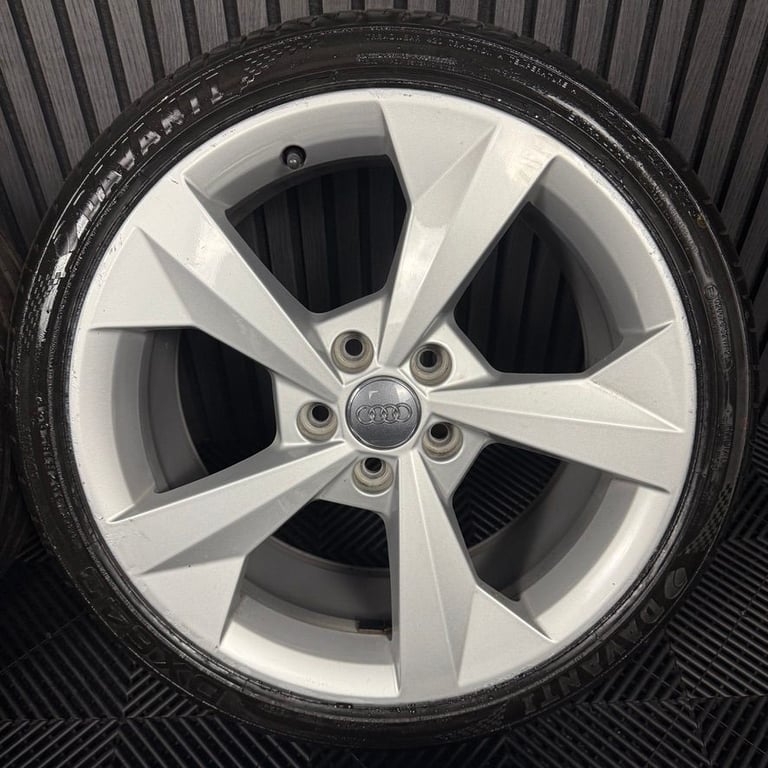 18'' GENUINE AUDI A3 S LINE SILVER 5 SPOKE ALLOY WHEELS ALLOYS TYRES S3 GOLF CADDY