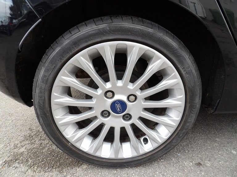 2012 Ford Fiesta Titanium Hatchback Petrol Manual