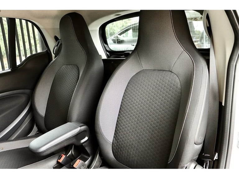 2021 smart fortwo 60kW EQ Passion Advanced 17kWh 2dr Auto [22kWCh] COUPE ELECTRIC Automatic