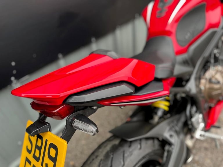 Stunning 2019/19 Honda CBR650R Motorcycle 