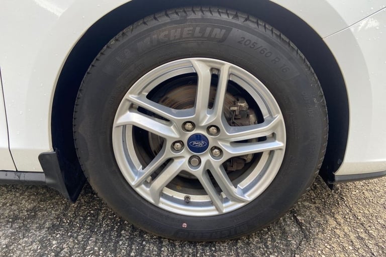 2020 20 FORD FOCUS 1.0T ECOBOOST ZETEC HATCHBACK 5DR PETROL MANUAL EURO 6 (S/S) 