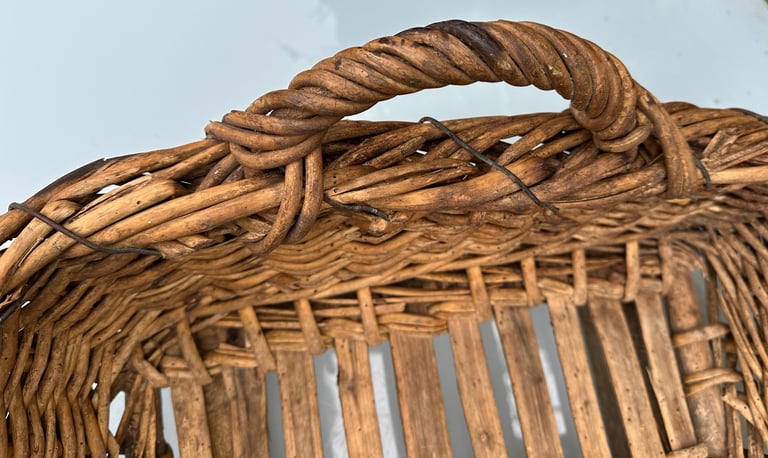 ANTIQUE FRENCH GRAPE HARVESTING BASKET, CHAMPAGNE PANIER DE VENDANGES, 87x57cm, 1900s - WILL POST!