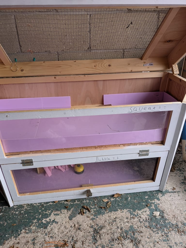 Indoor guinea pig hutch