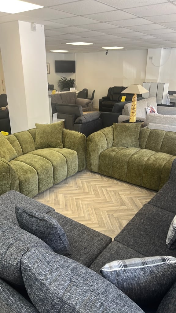 Bubble sofa set 3&2 RRP £3,699