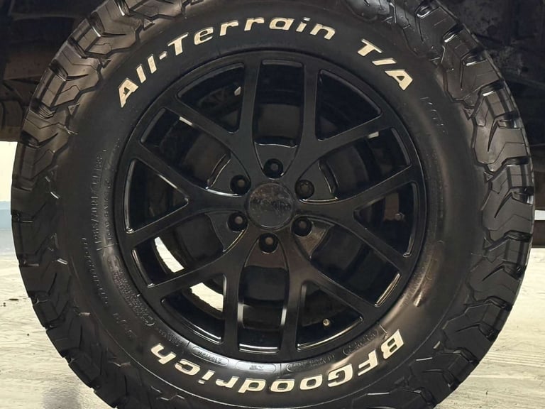 2018 Nissan Navara 2.3 dCi Off-Roader AT32 Auto 4WD Euro 6 4dr Pickup Diesel Automatic