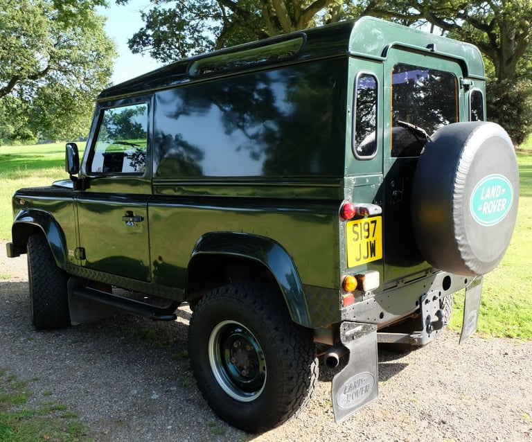 Land Rover Defender TD5 SWB diesel County (New galvanised chassis)