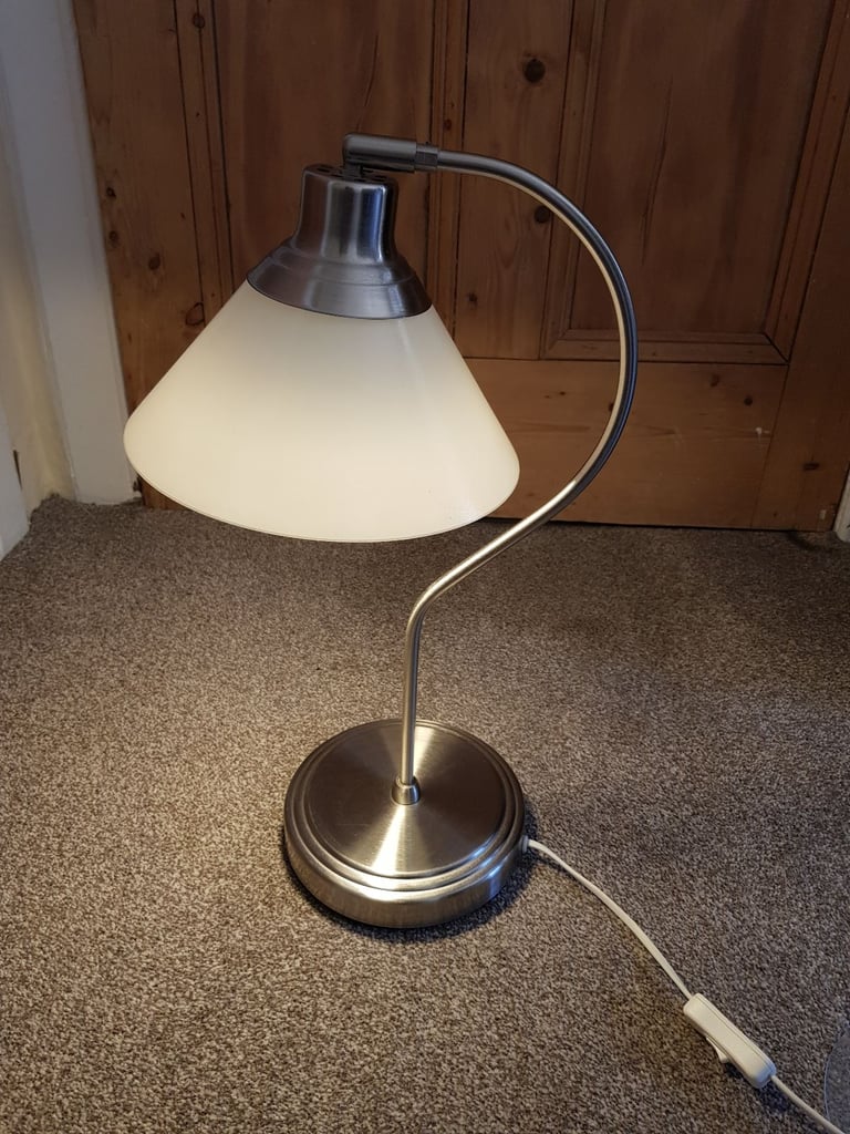 Table lamp