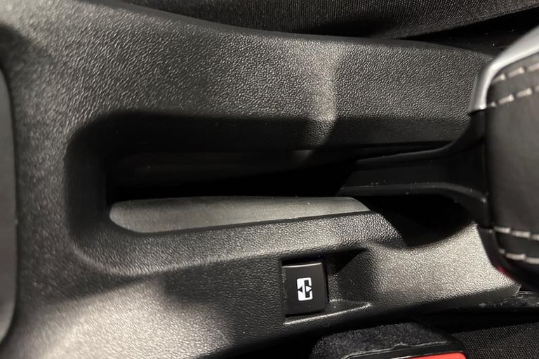 2018 Peugeot 2008 1.2 PureTech Allure Premium 5dr [Start Stop] HATCHBACK PETROL Manual