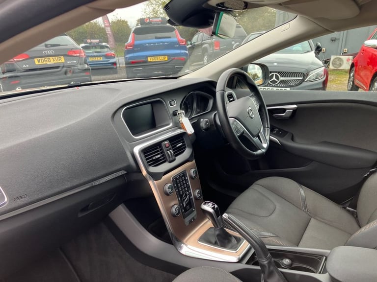 2017 Volvo V40 T3 [152] Cross Country Nav Plus 5dr HATCHBACK PETROL Manual