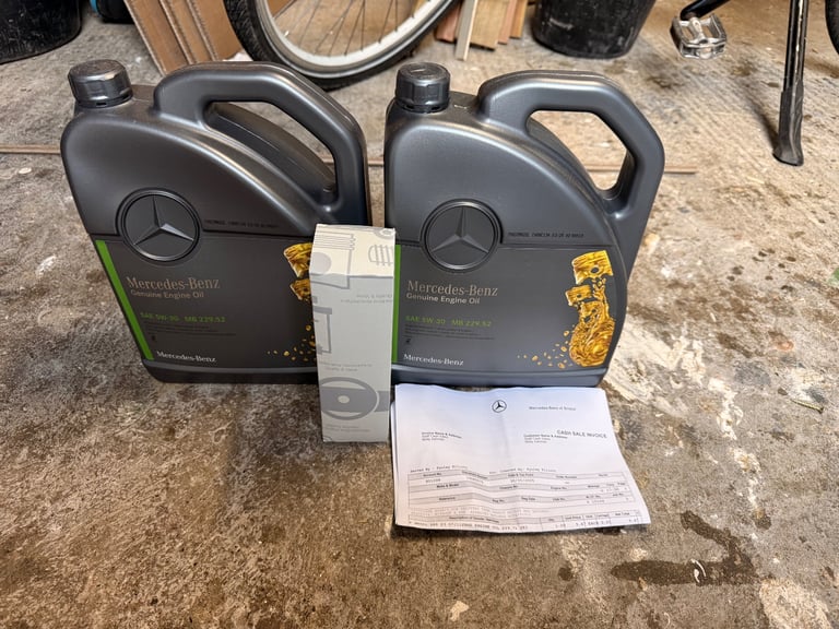 Genuine Mercedes Benz oil + filter