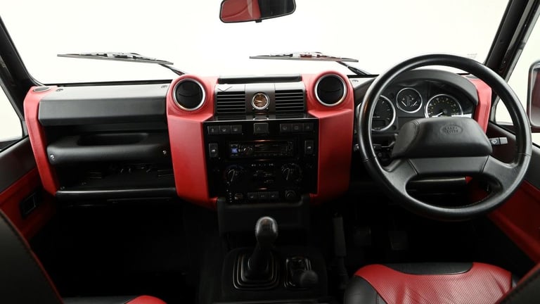 2015 Land Rover Defender 90 2.2 TDCi Autobiography 4WD SWB Euro 5 3dr Four Wheel Drive Diesel Manual