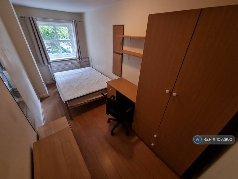 6 bedroom house in Bridgelea Road, Withington, M20 (6 bed) (#1032900)