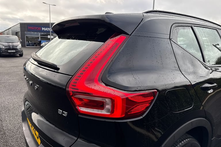 2023 Volvo XC40 2.0 B3 MHEV Plus DCT Auto Euro 6 (s/s) 5dr SUV PETROL Automatic