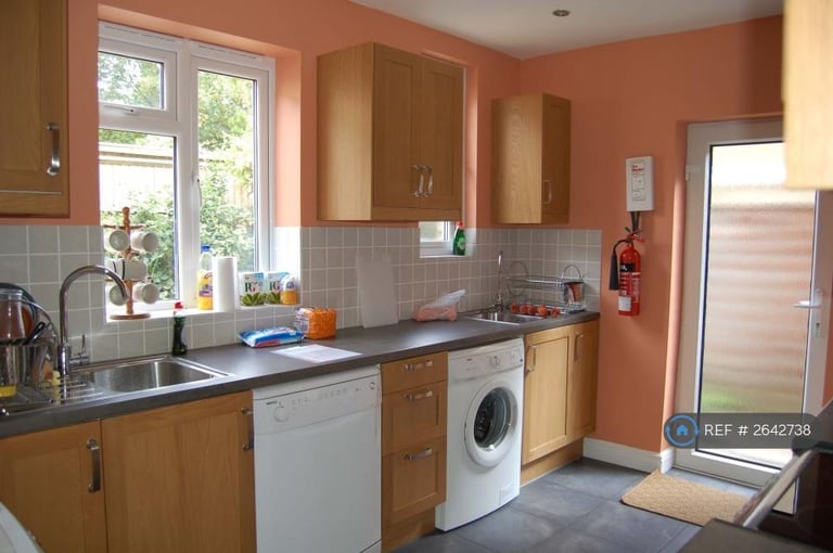 8 bedroom house in Cowley Road, Oxford, OX4 (8 bed) (#2642738)