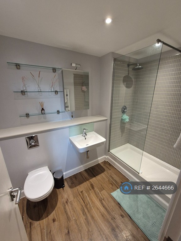 1 bedroom flat in Crowngate House, London, E3 (1 bed) (#2644666)