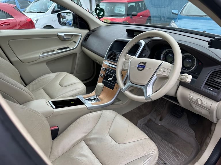 2009 Volvo XC60 2.4 D5 SE Lux SUV 5dr Diesel Geartronic AWD Euro 4 (205 ps) ESTATE Diesel Automatic