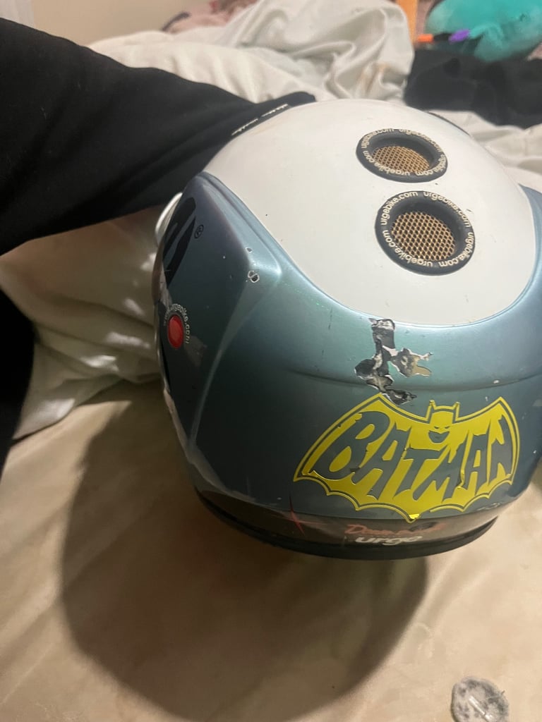 Bicycle crash helmet 