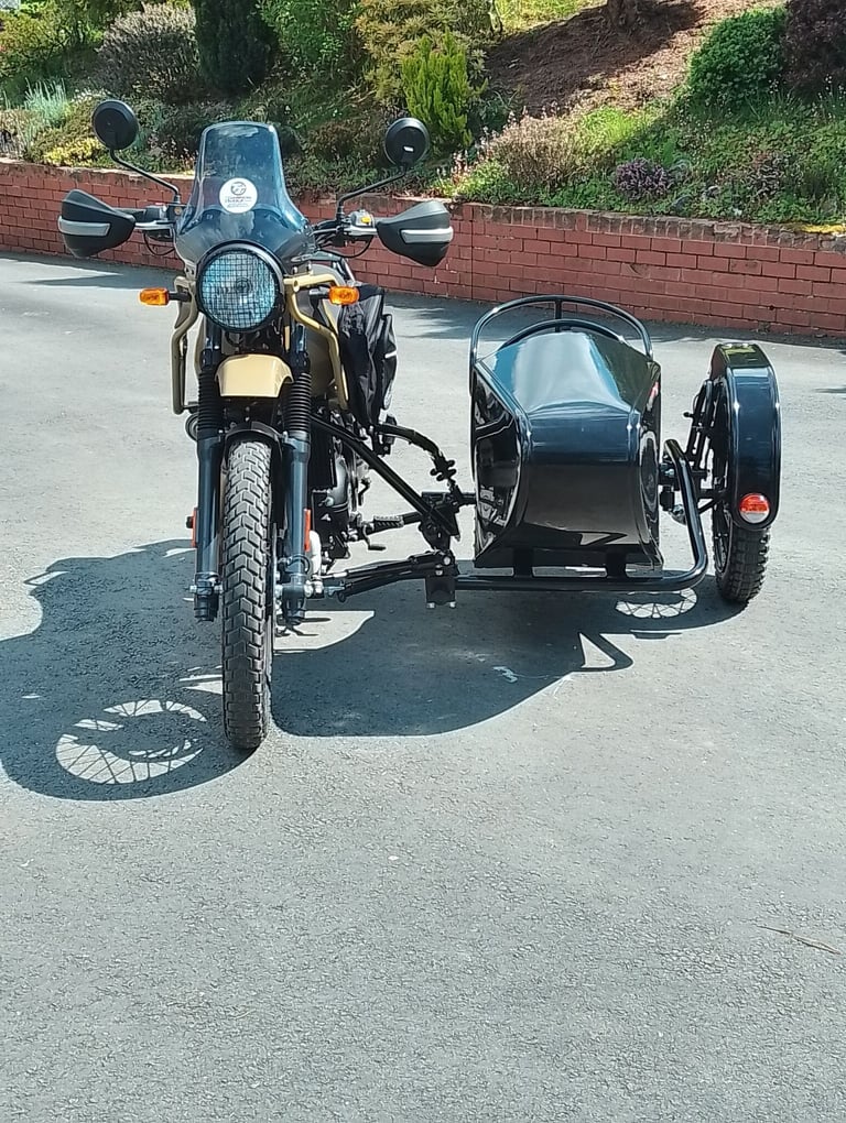 Royal Enfield Himalayan sidecar 
