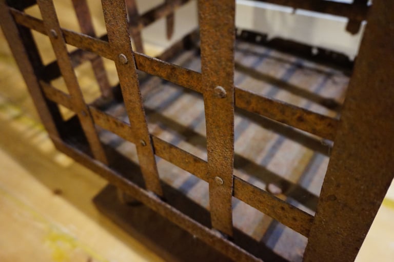 Oblisk, garden ornament