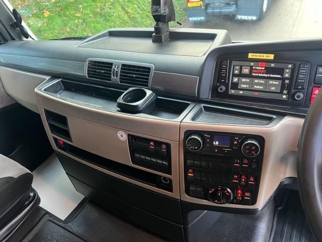 2019 MAN TGX XLX 26.460 Euro 6 6x2 tractor unit fridge a/c slider media system
