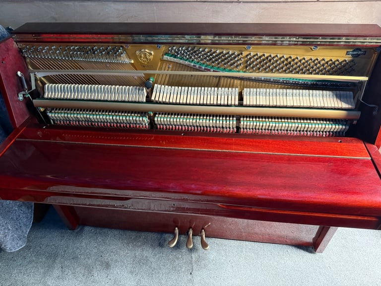 SAMICK FREE DELIVERY FREE STOOL TUNED 