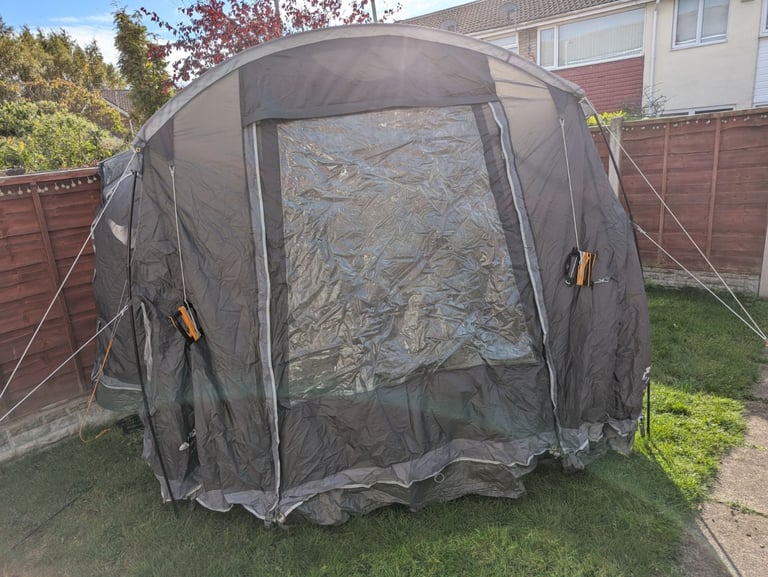 Cairns low vehicle awning + accessories.