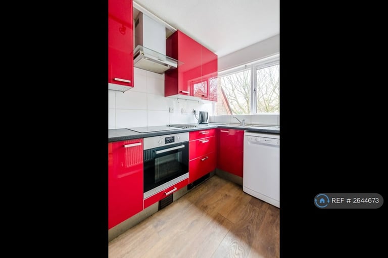 3 bedroom flat in Bywater Place, London, SE16 (3 bed) (#2644673)
