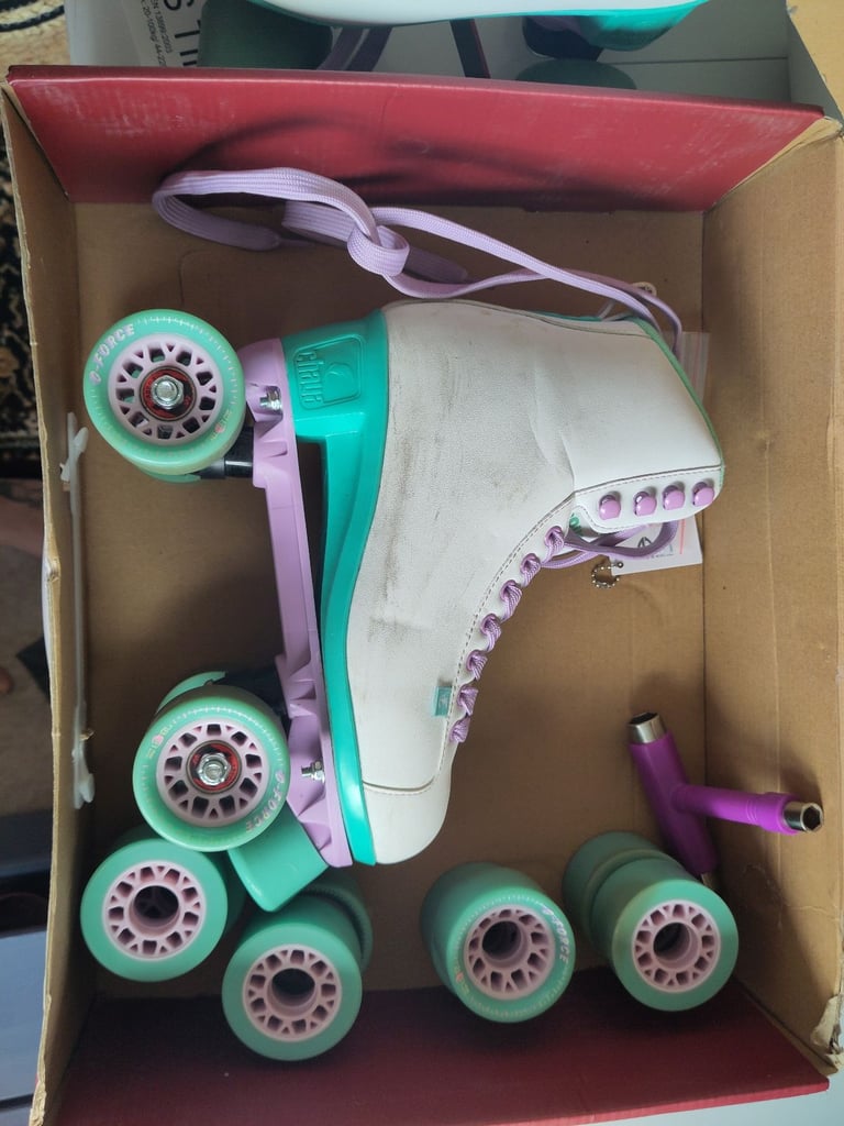 Quad Skates - Size 6 - Chaya Melrose