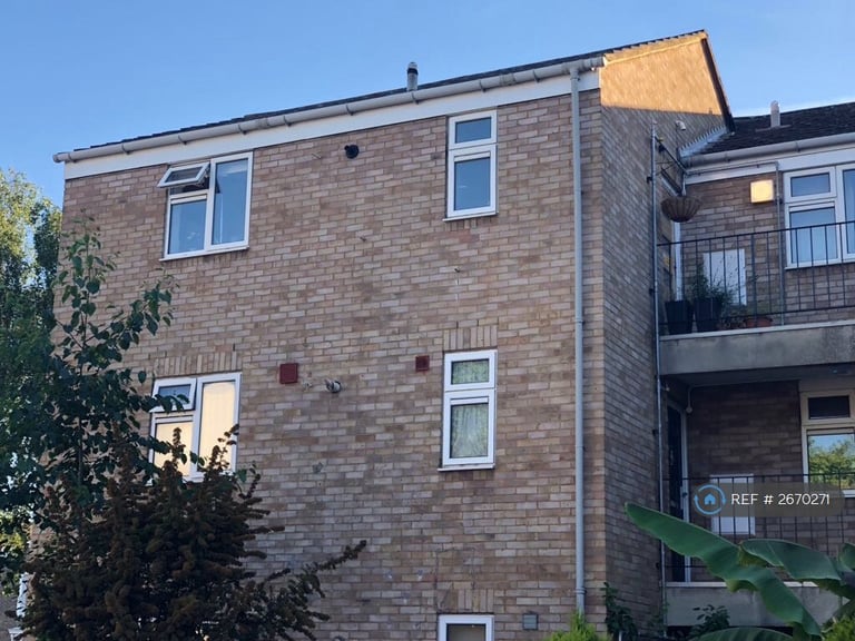 1 bedroom flat in St. Marys Grove, Richmond, TW9 (1 bed) (#2670271)