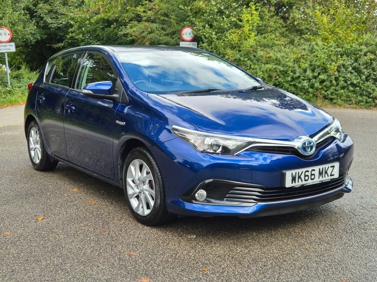 image for 2016 Toyota Auris 1.8 VVT-h Icon Hatchback 5dr Petrol Hybrid CVT Euro 6 (s/s) (136 ps) Hatchback ...
