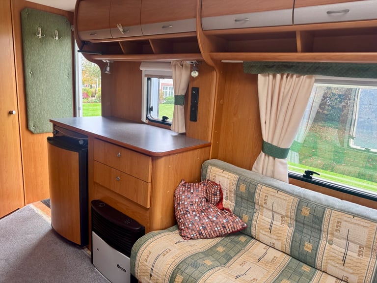 Caravan Dethleffs Camper DL 470 2006 2/3 Berth 