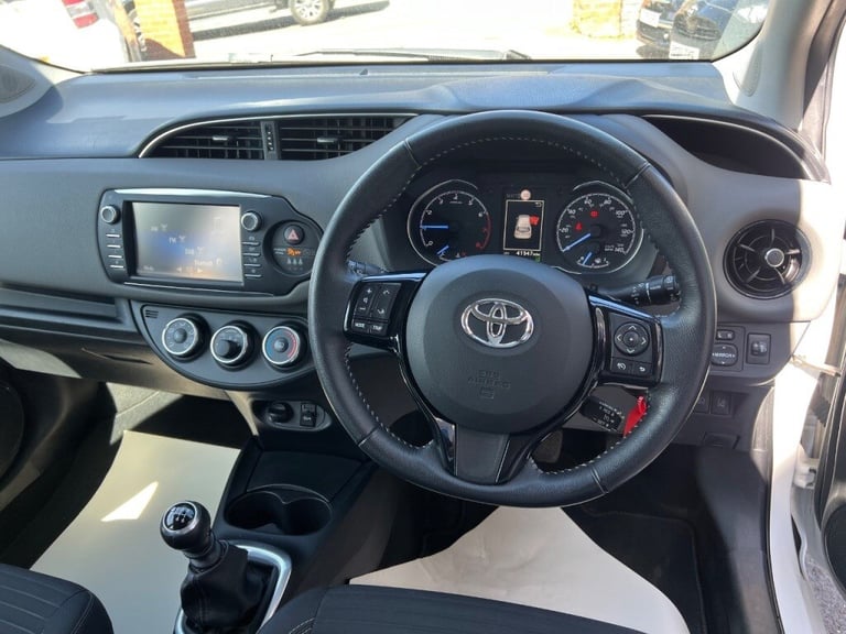 Toyota Yaris 1.5 VVT-i Icon 5dr - REAR CAMERA - BLUETOOTH - Petrol