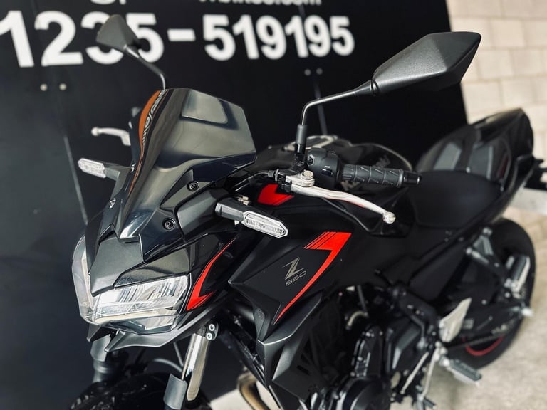 Stunning Low Mileage 2024/24 Kawasaki Z650 Motorcycle