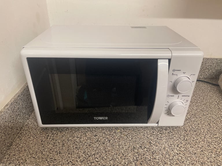 New Tower 900 watt microwave 
